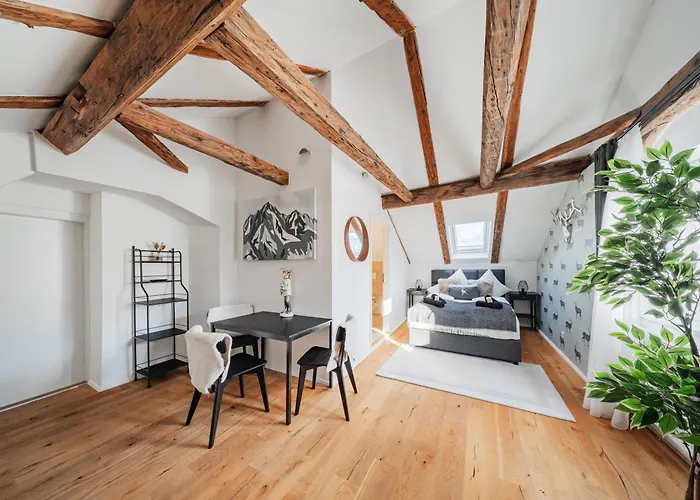 Innsbruck City Chalet Aparthotel