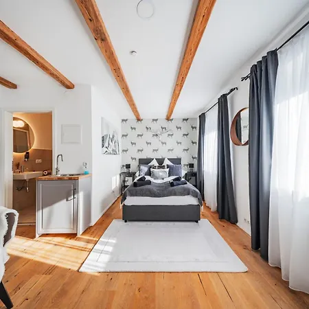 Innsbruck City Chalet Apartahotel
