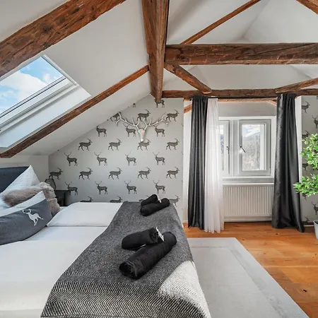 Innsbruck City Chalet 3*