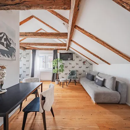 Innsbruck City Chalet Apartahotel