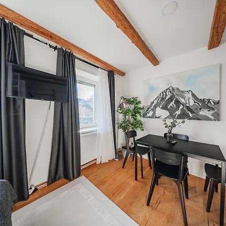 Innsbruck City Chalet Apartahotel