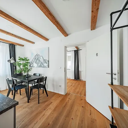 Innsbruck City Chalet アパートホテル