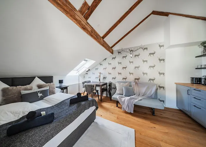 Innsbruck City Chalet 3*