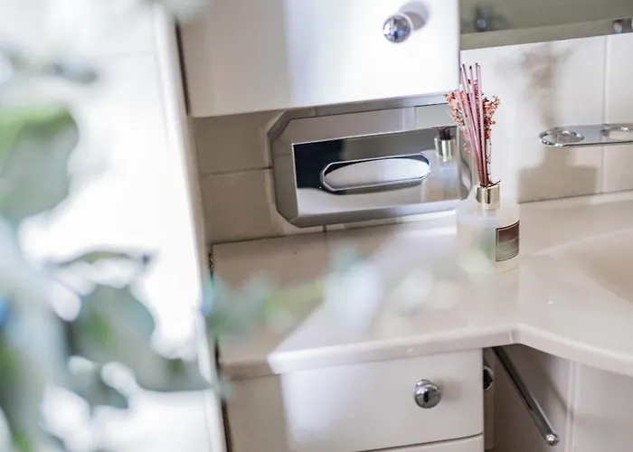 Innsbruck City Chalet Aparthotel 3*