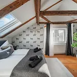 Innsbruck City Chalet 3*